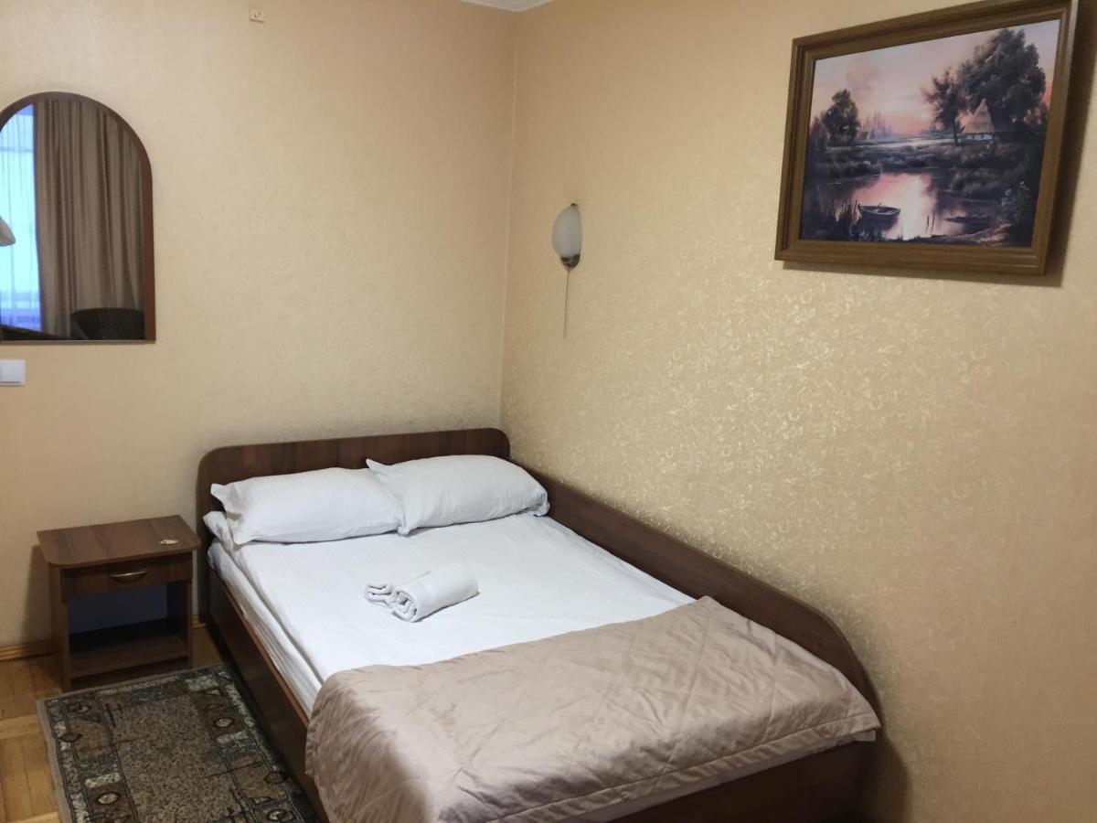 旅游酒店 罗夫诺 外观 照片